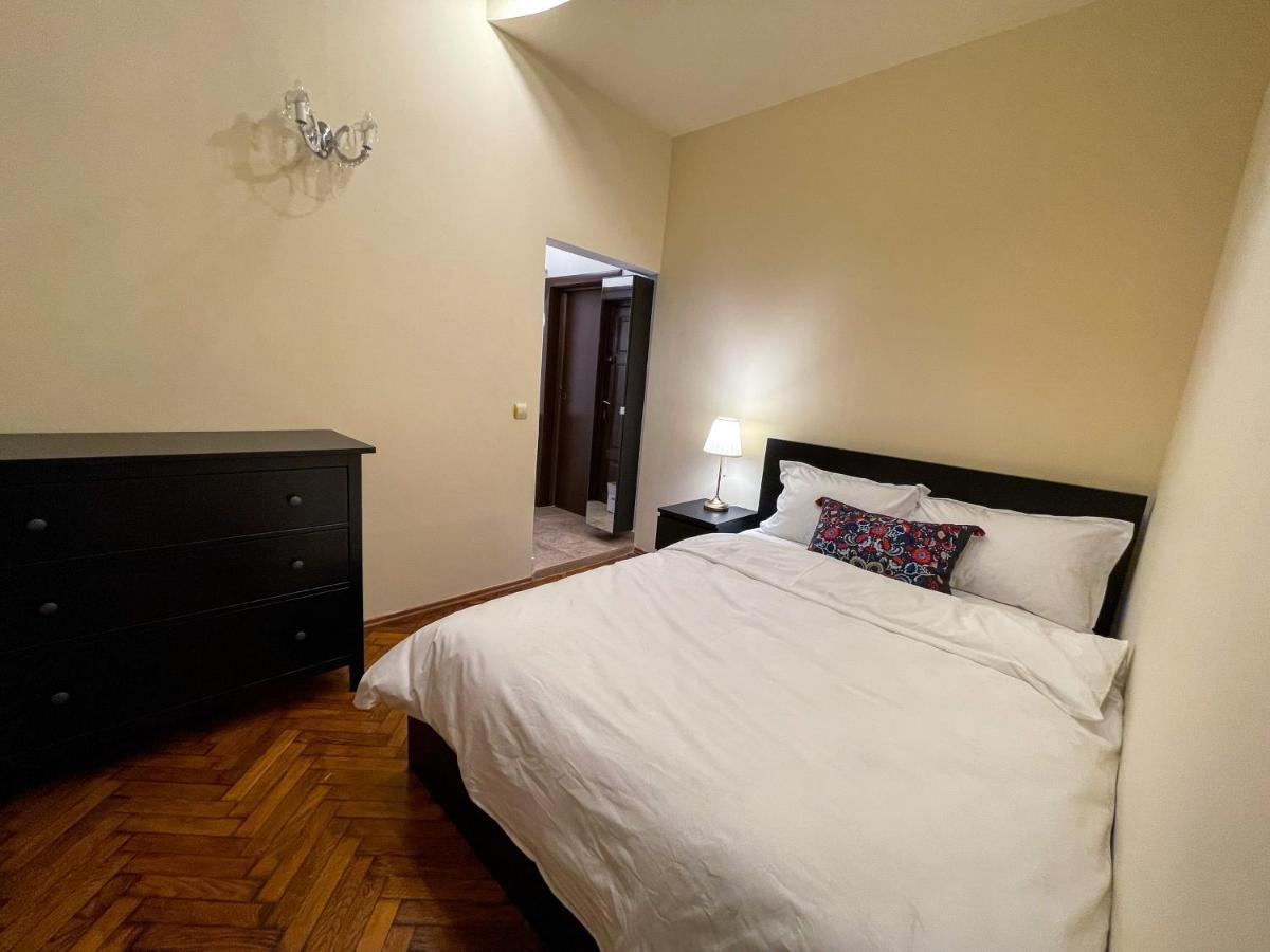 Central Apartment W/ Fire Place - Ground Floor Bukarest Exterior foto