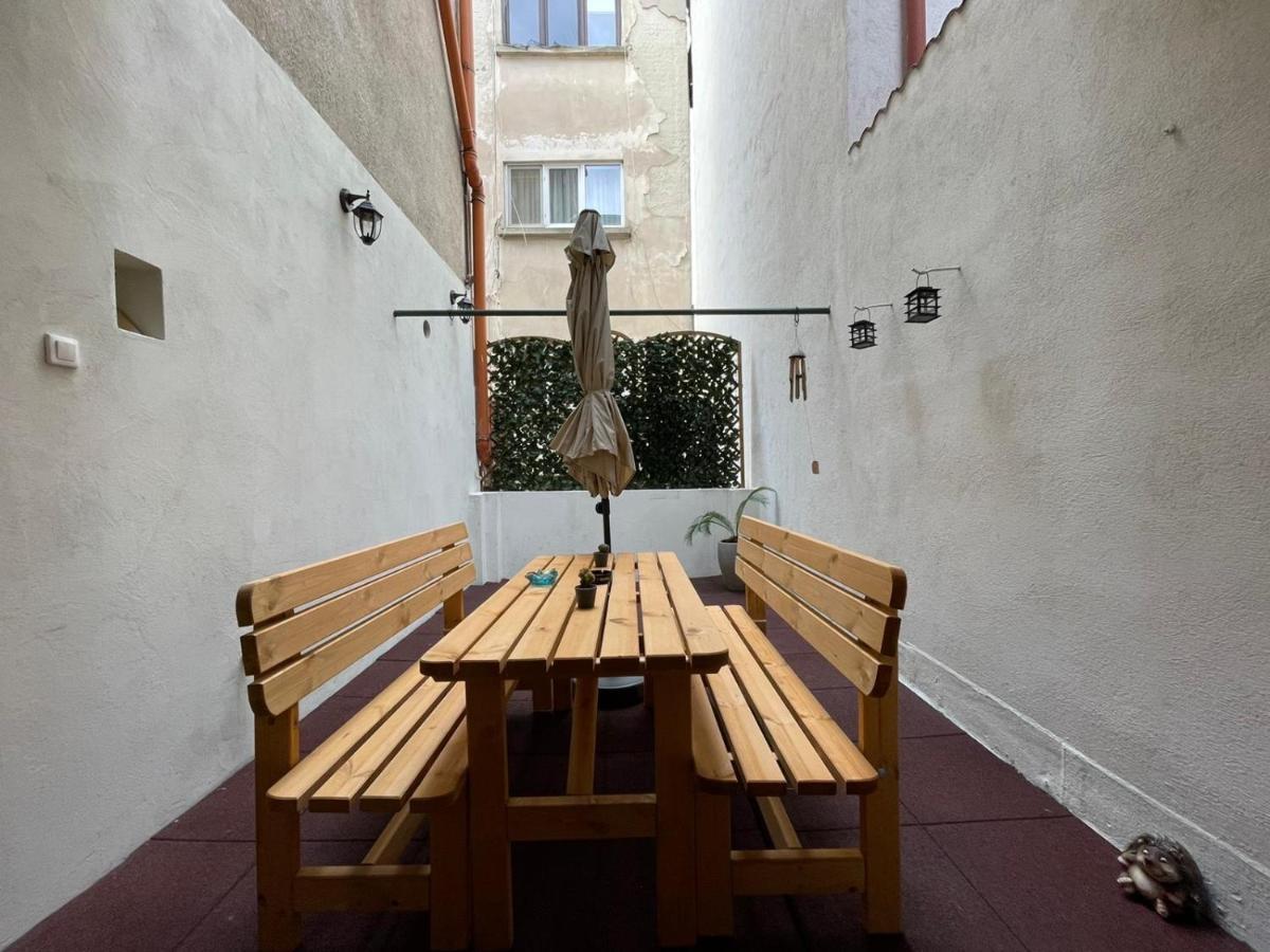 Central Apartment W/ Fire Place - Ground Floor Bukarest Exterior foto