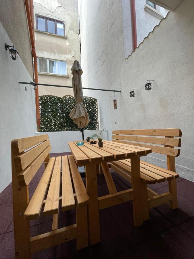 Central Apartment W/ Fire Place - Ground Floor Bukarest Exterior foto
